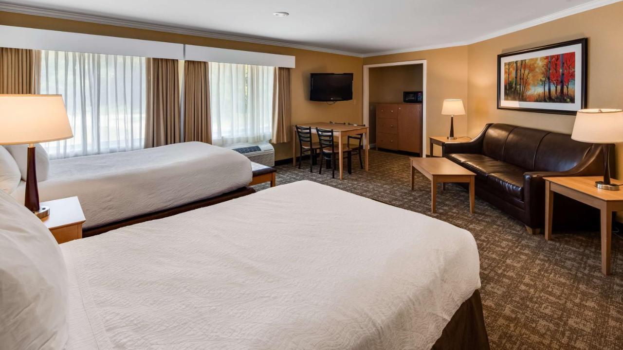 Best Western Plus Windjammer Inn & Conference Center Burlington Exteriér fotografie