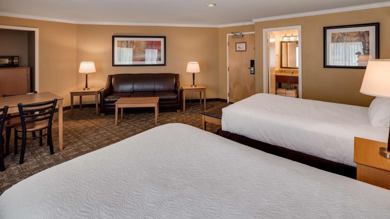 Best Western Plus Windjammer Inn & Conference Center Burlington Exteriér fotografie