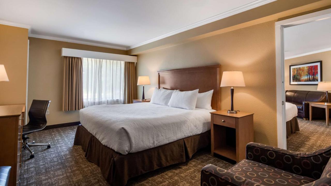 Best Western Plus Windjammer Inn & Conference Center Burlington Exteriér fotografie