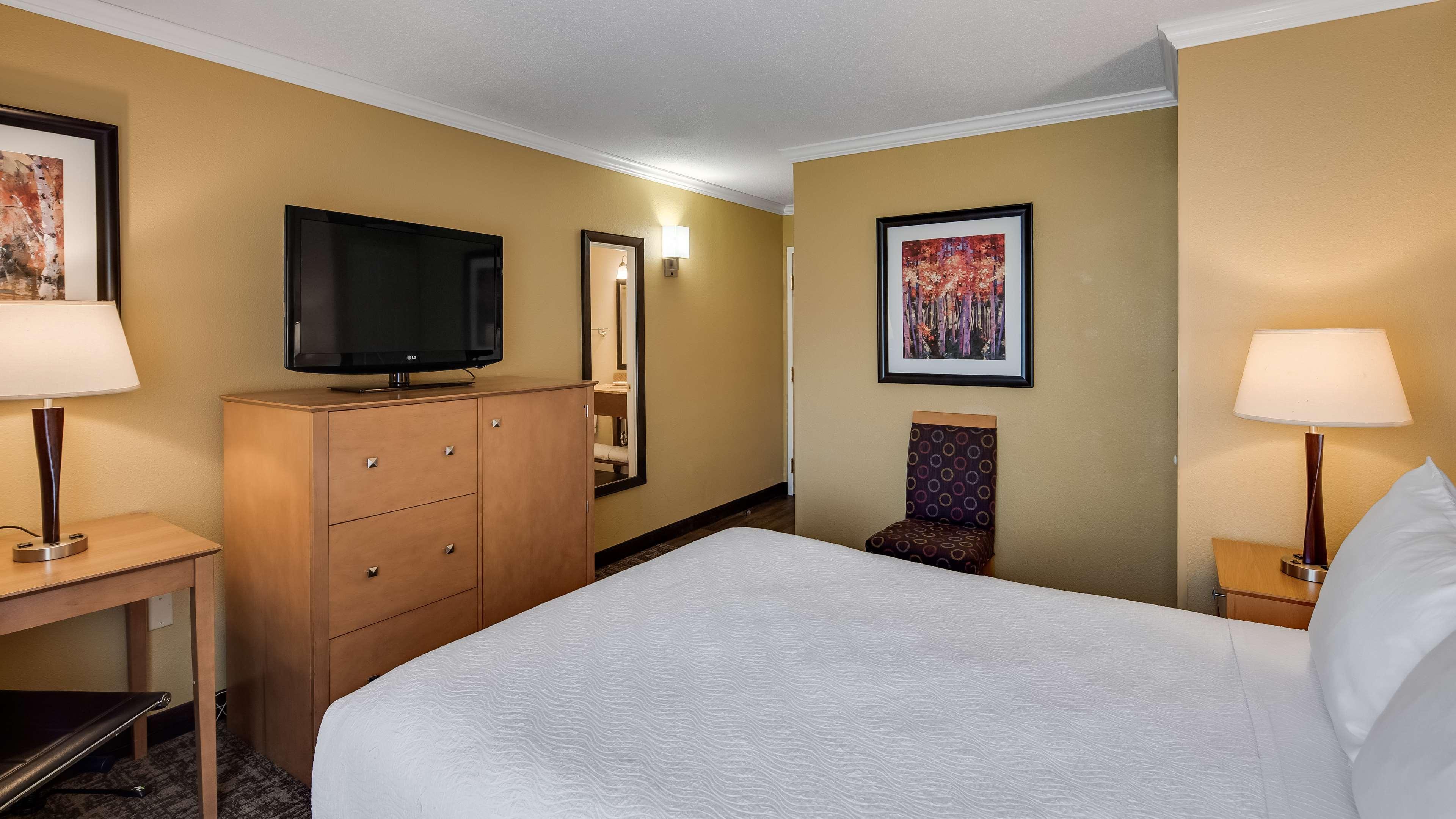 Best Western Plus Windjammer Inn & Conference Center Burlington Exteriér fotografie
