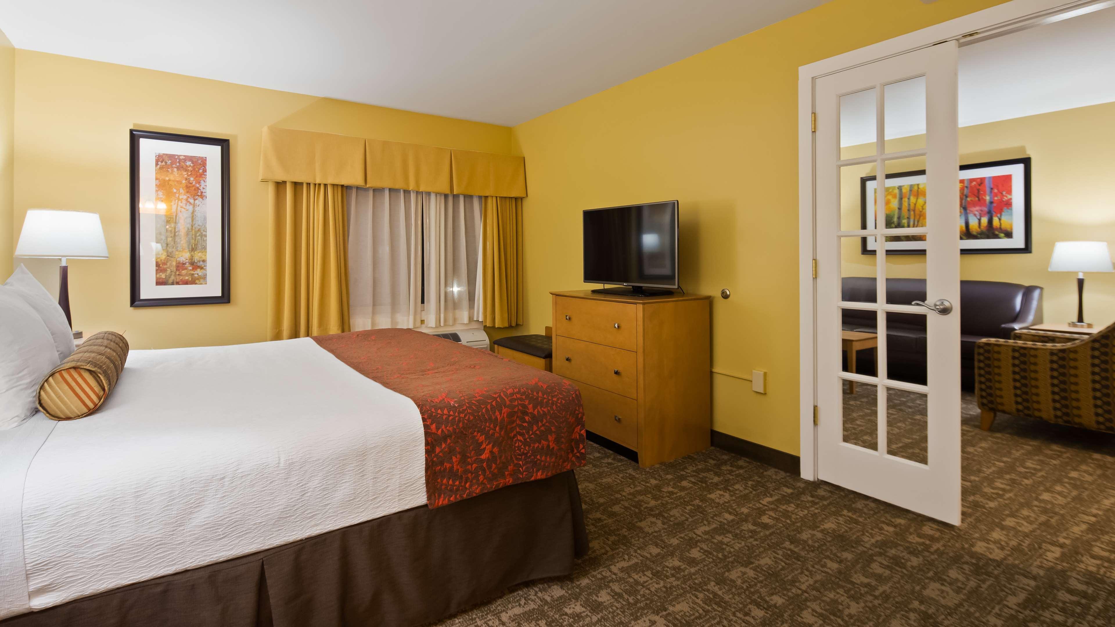 Best Western Plus Windjammer Inn & Conference Center Burlington Exteriér fotografie