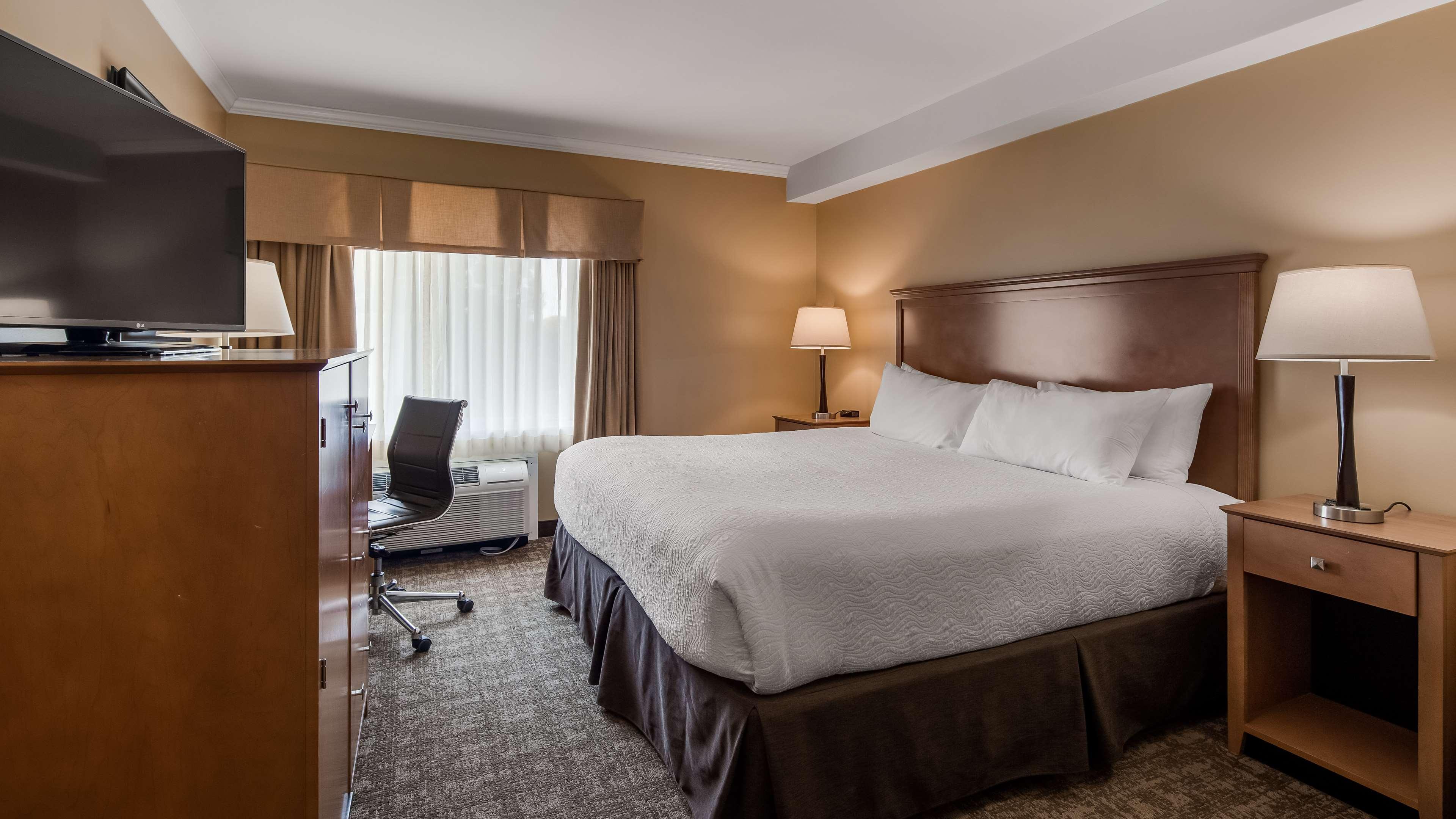 Best Western Plus Windjammer Inn & Conference Center Burlington Exteriér fotografie