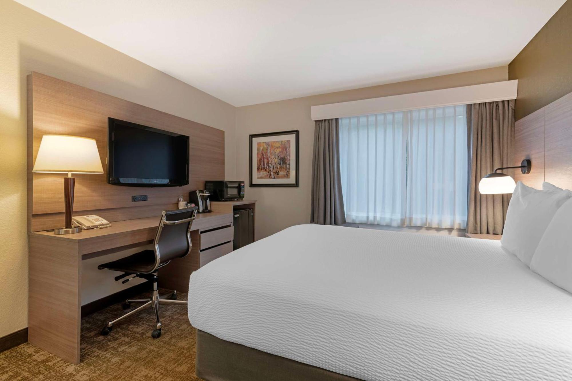 Best Western Plus Windjammer Inn & Conference Center Burlington Exteriér fotografie