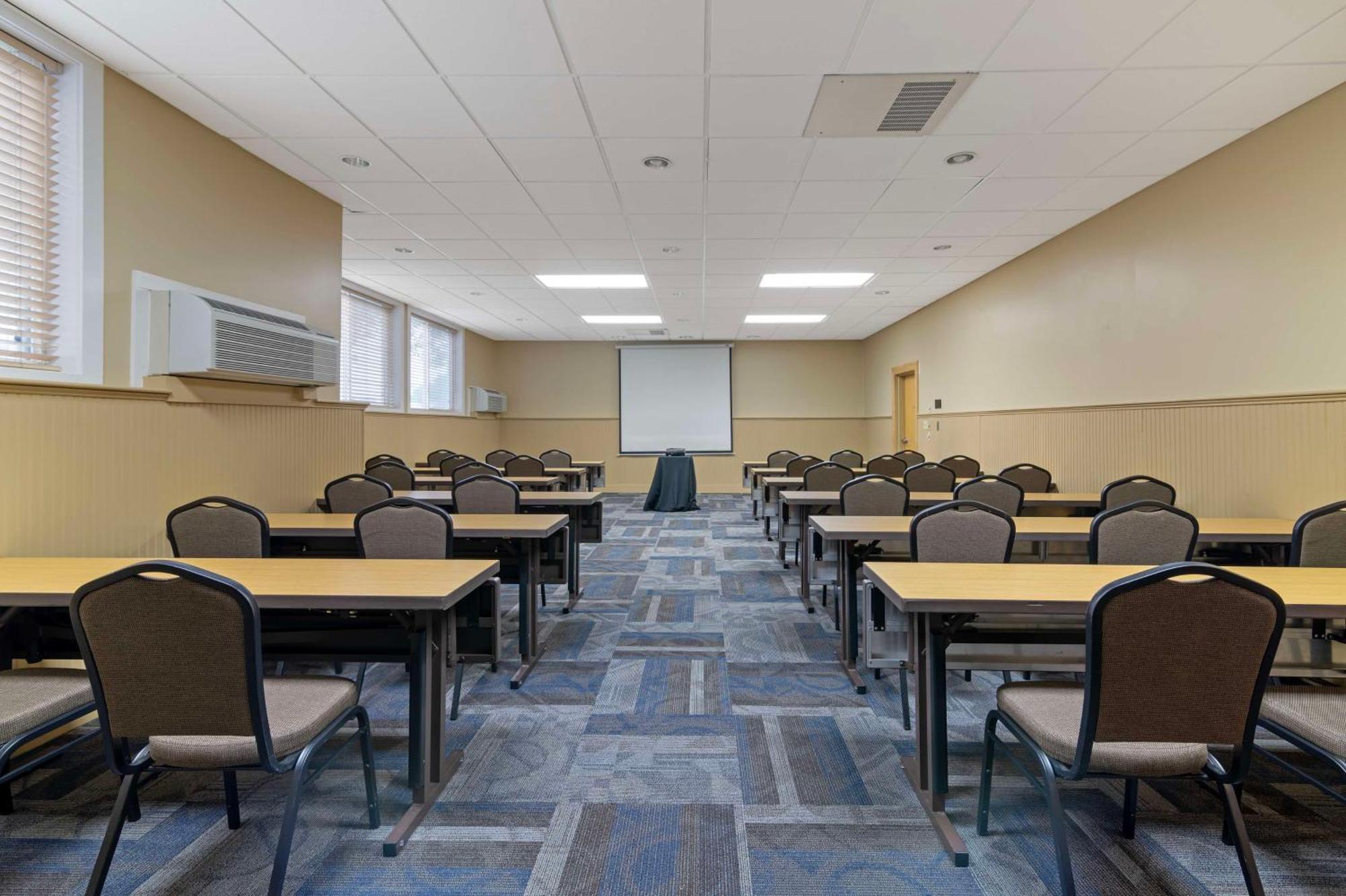 Best Western Plus Windjammer Inn & Conference Center Burlington Exteriér fotografie