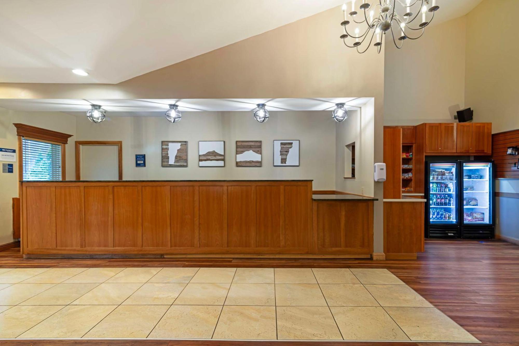 Best Western Plus Windjammer Inn & Conference Center Burlington Exteriér fotografie