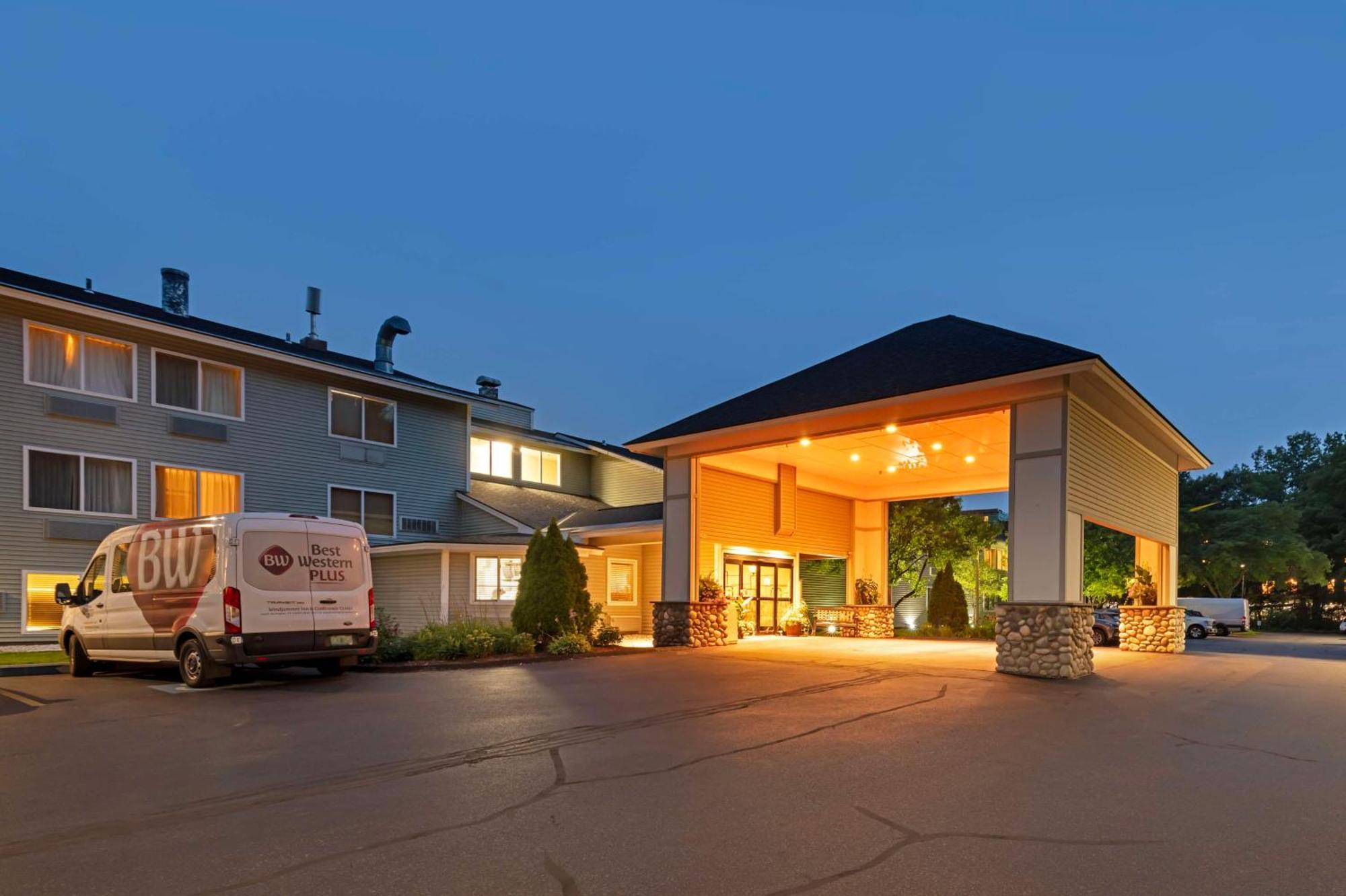 Best Western Plus Windjammer Inn & Conference Center Burlington Exteriér fotografie
