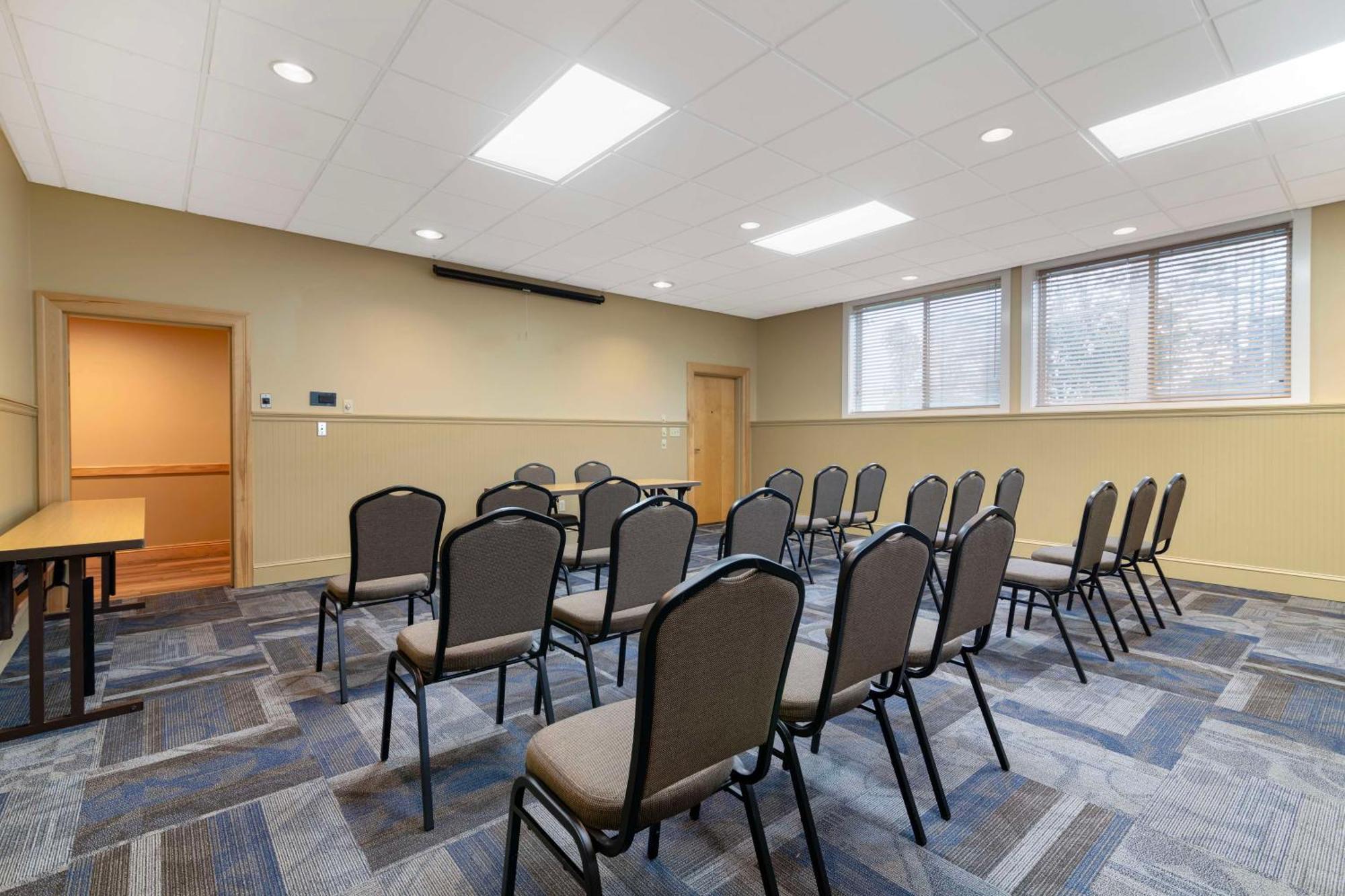 Best Western Plus Windjammer Inn & Conference Center Burlington Exteriér fotografie
