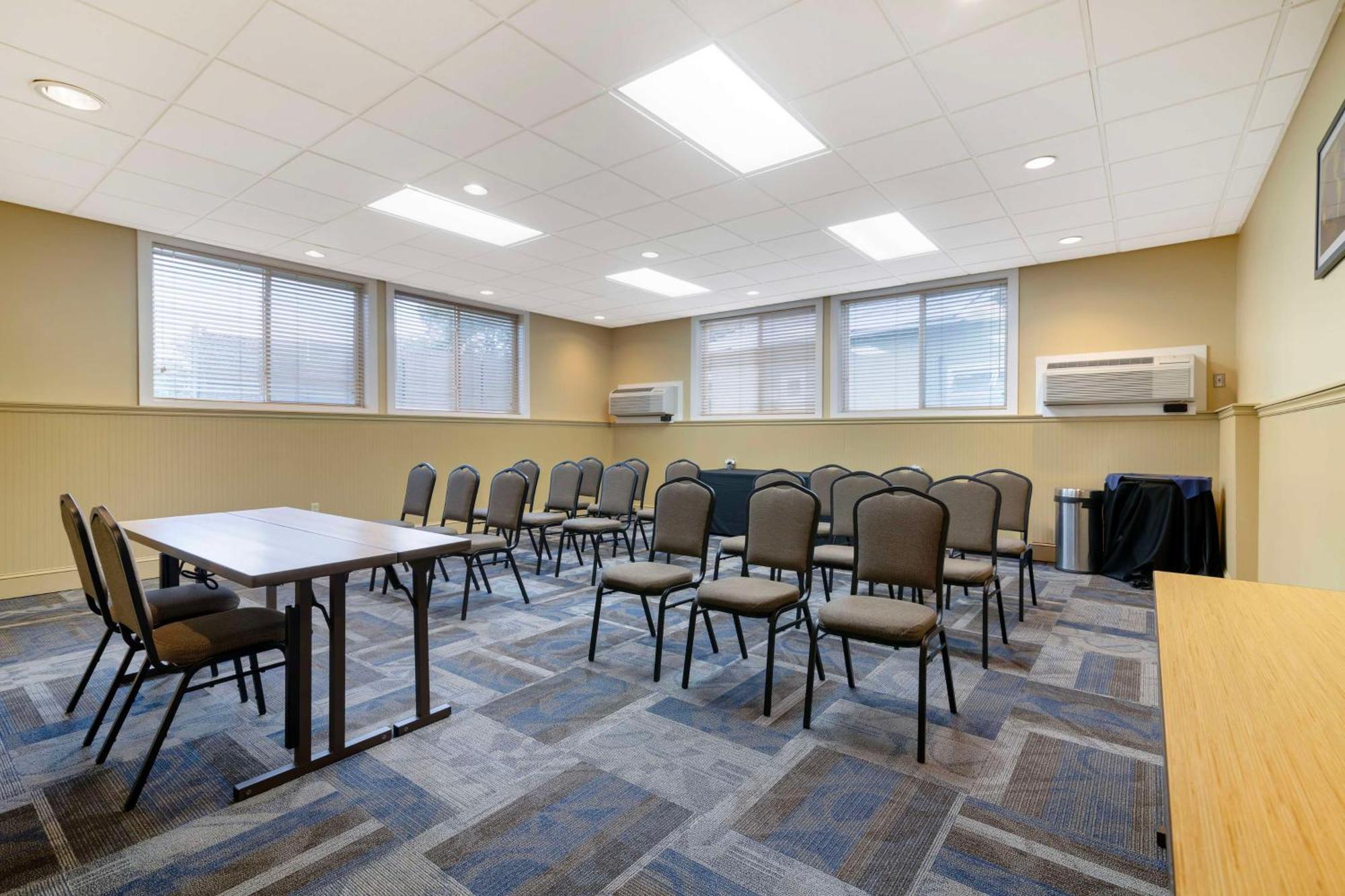 Best Western Plus Windjammer Inn & Conference Center Burlington Exteriér fotografie