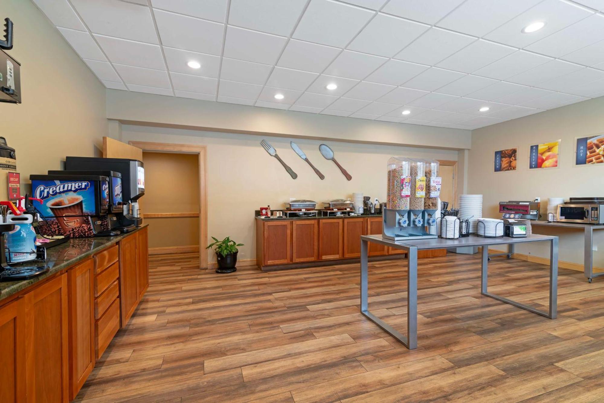 Best Western Plus Windjammer Inn & Conference Center Burlington Exteriér fotografie