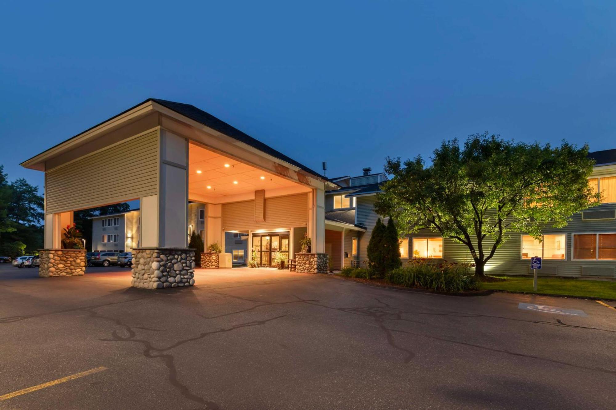Best Western Plus Windjammer Inn & Conference Center Burlington Exteriér fotografie